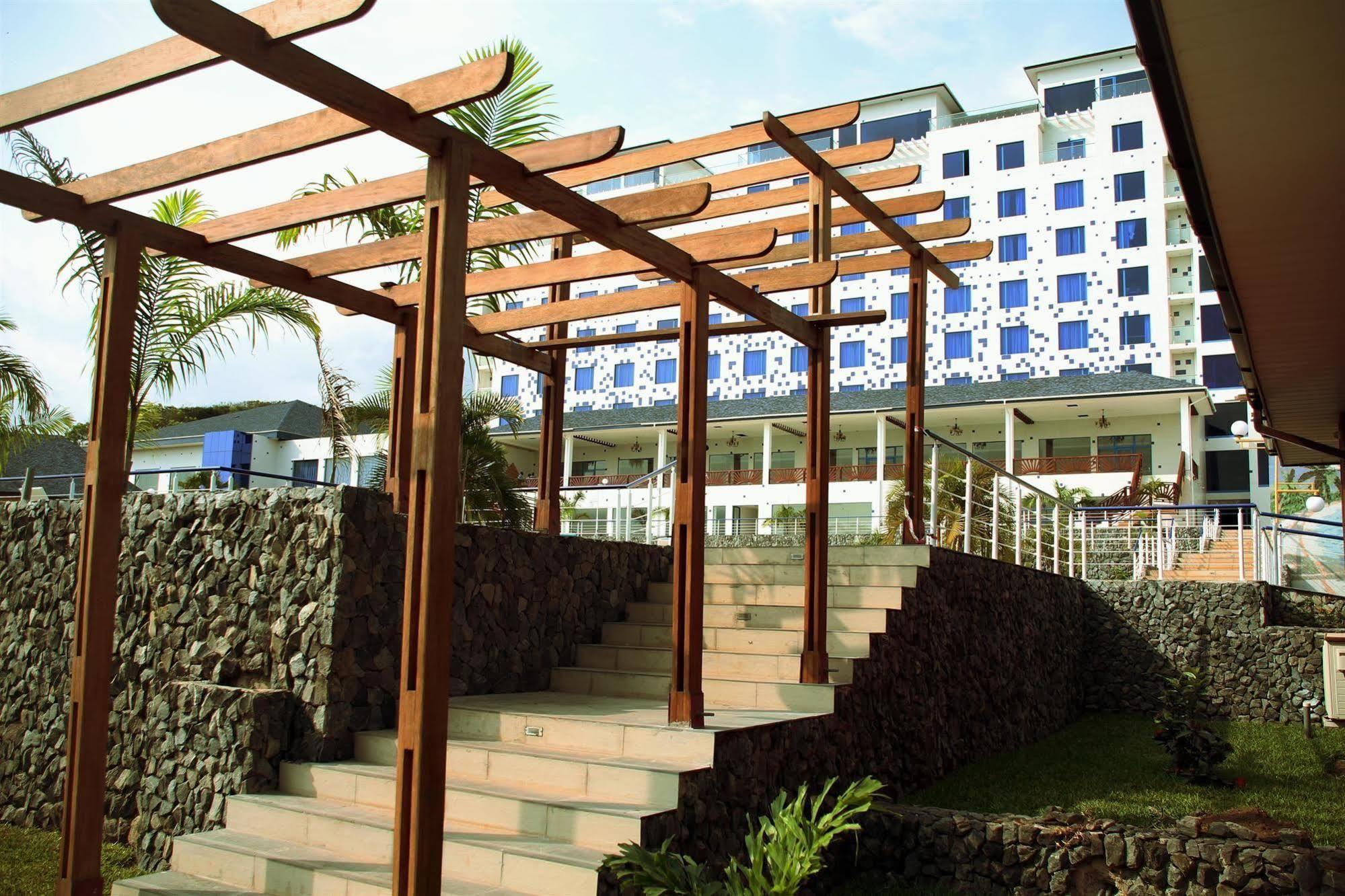 Best Western Plus Serene Atlantic Hotel Sekondi-Takoradi Ngoại thất bức ảnh